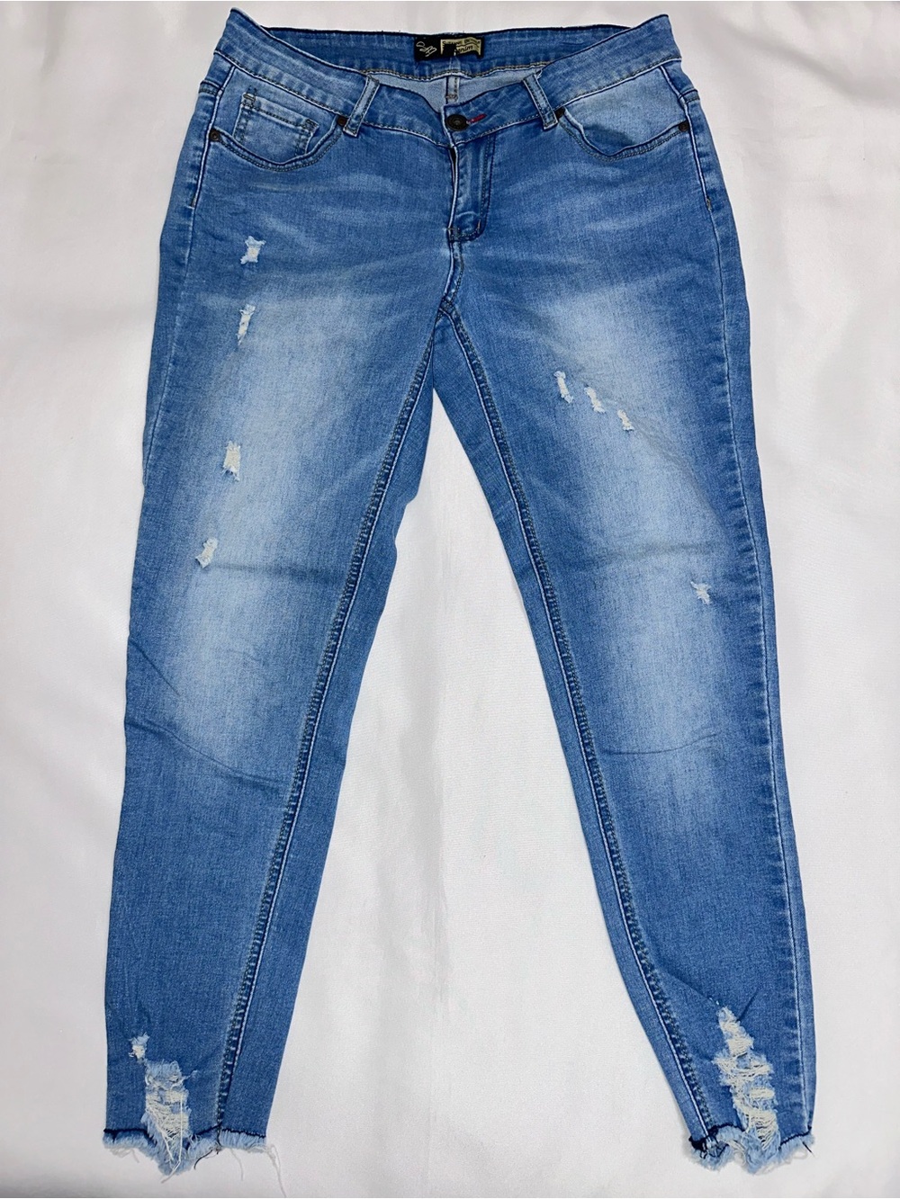 Suzanne Betro Light Blue Distressed Women’s Jeans size 8 skinny
